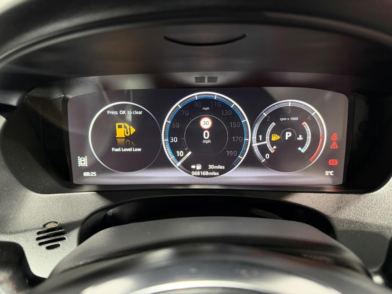 Used Jaguar F-Pace 2016 for sale - 77230318: Photo 32