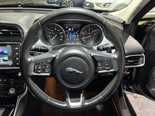 Used Jaguar XE 2018 for sale - 75089359: Photo 23
