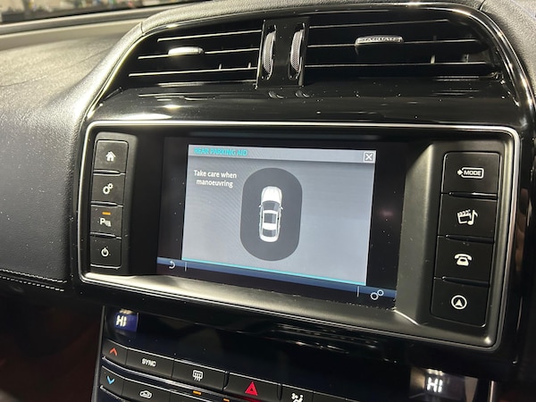 Used Jaguar XE 2018 for sale - 75089359: Photo 24