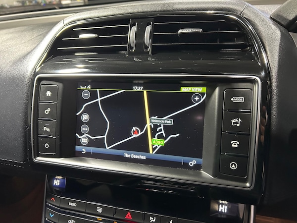Used Jaguar XE 2018 for sale - 75089359: Photo 25
