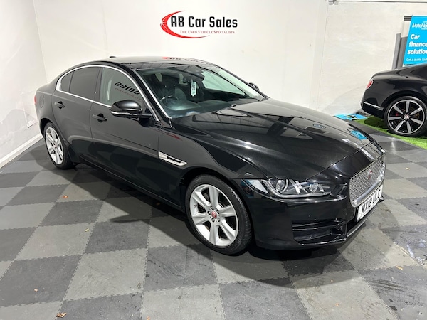 Used Jaguar XE 2018 for sale - 75089359: Photo 9