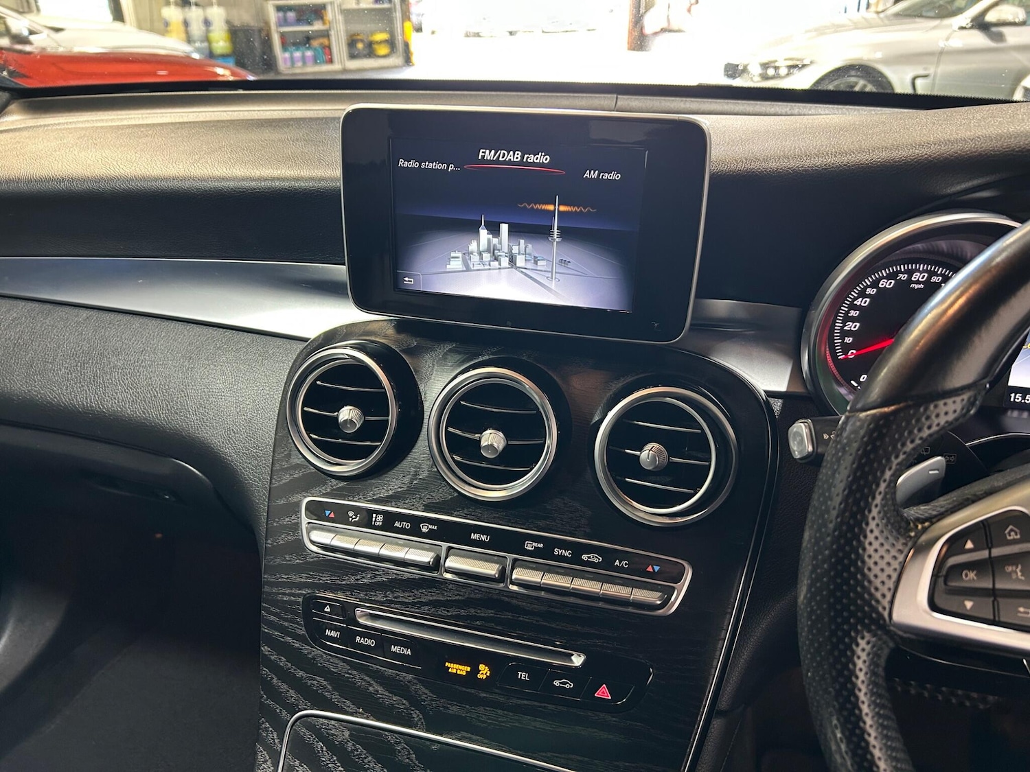 Used Mercedes-Benz GLC 2018 for sale - 76992849: Photo 26