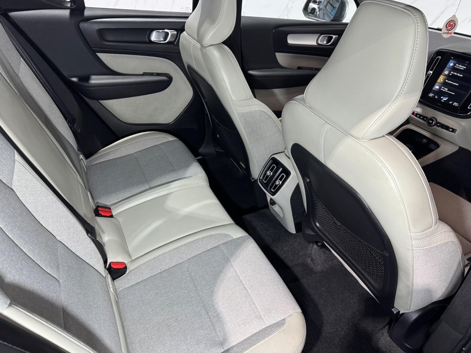 Used Volvo XC40 2018 for sale - 76992273: Photo 15
