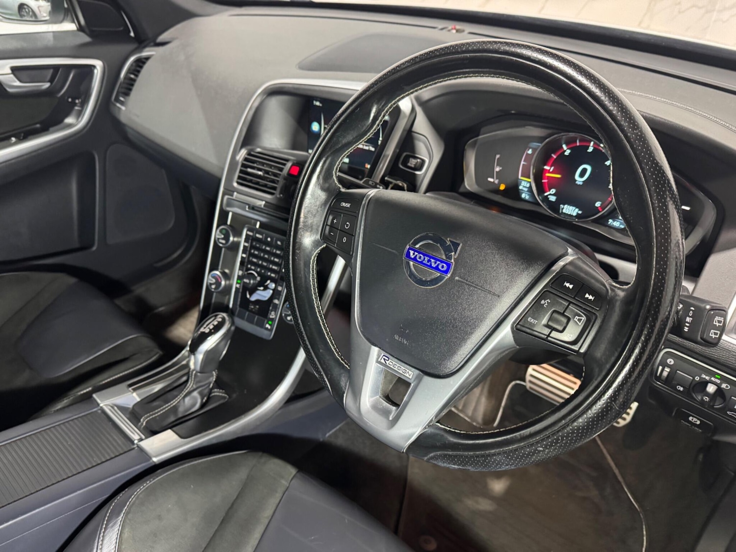 Used Volvo XC60 2014 for sale - 76608144: Photo 13