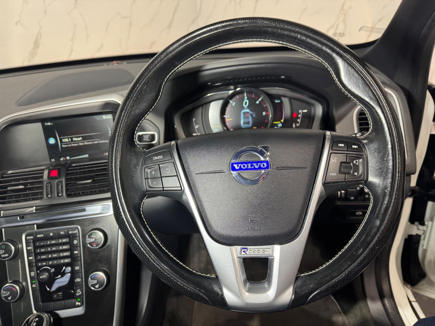 Used Volvo XC60 2014 for sale - 76608144: Photo 24