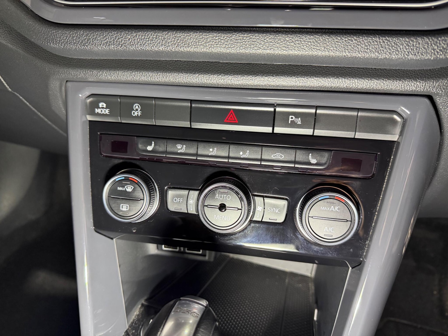 Used Volkswagen T-Roc 2019 for sale - 77242556: Photo 23