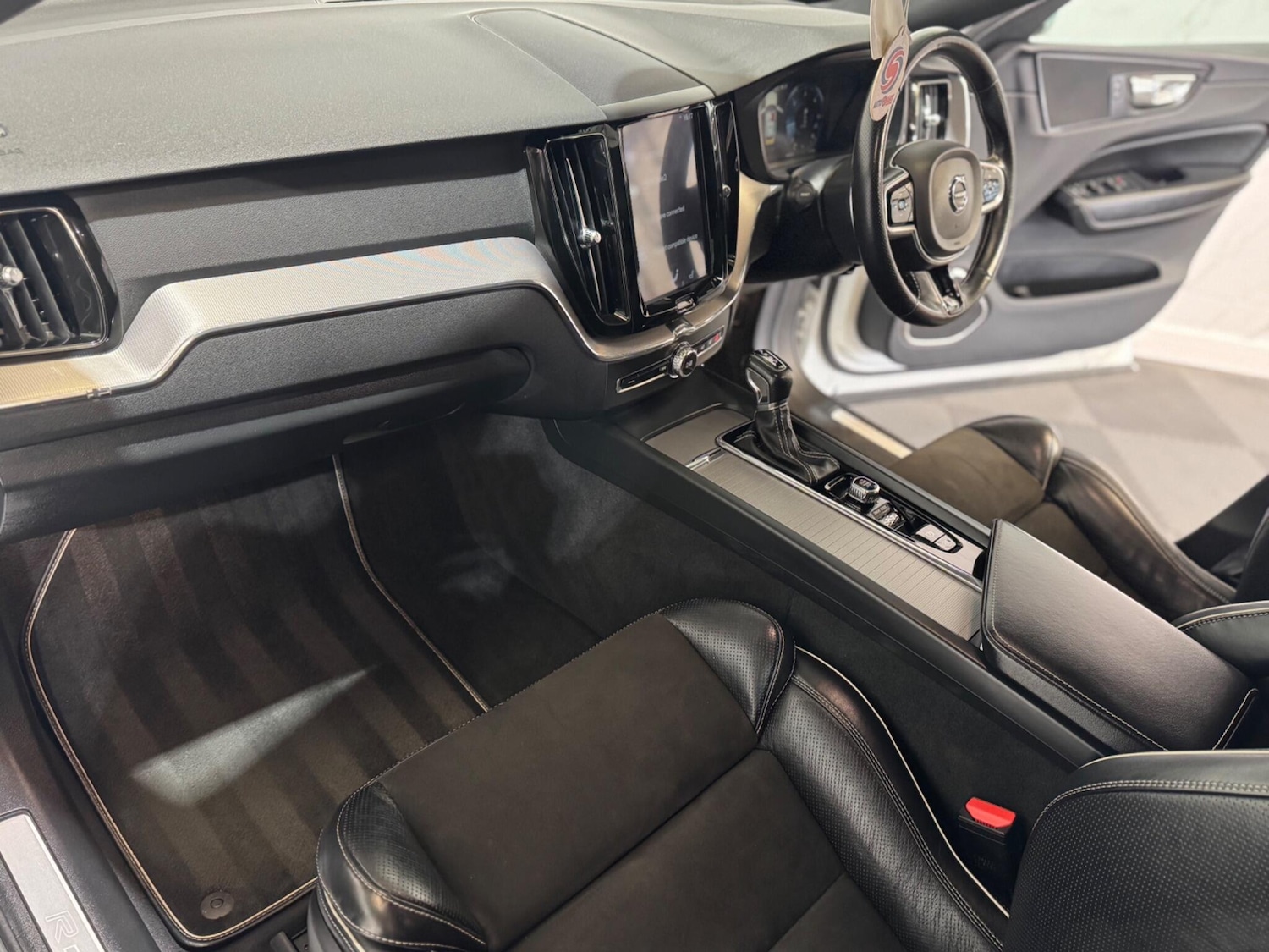 Used Volvo XC60 2018 for sale - 76989379: Photo 21