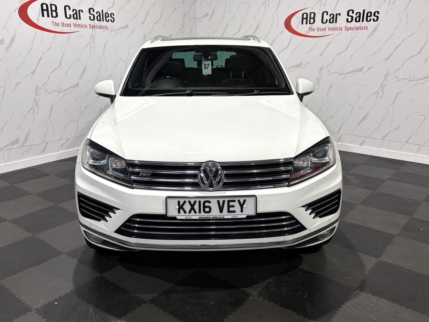 Used Volkswagen Touareg 2016 for sale - 77254910: Photo 2