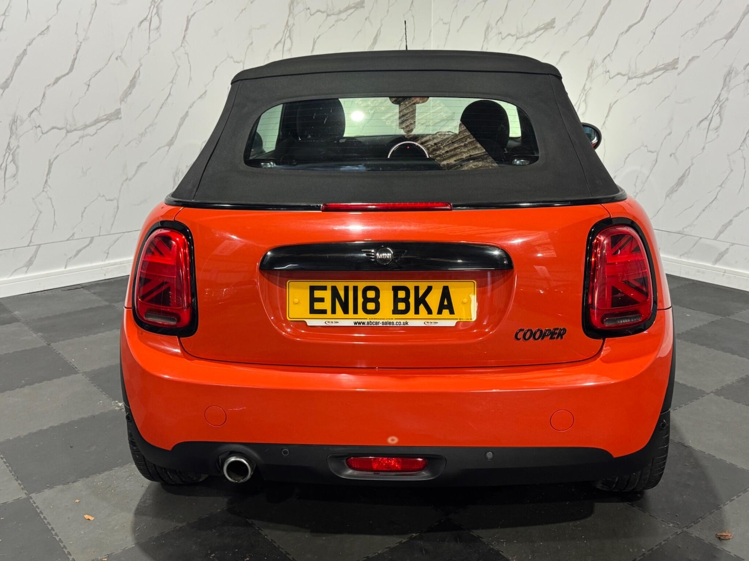 Used MINI Convertible 2018 for sale - 76832337: Photo 11