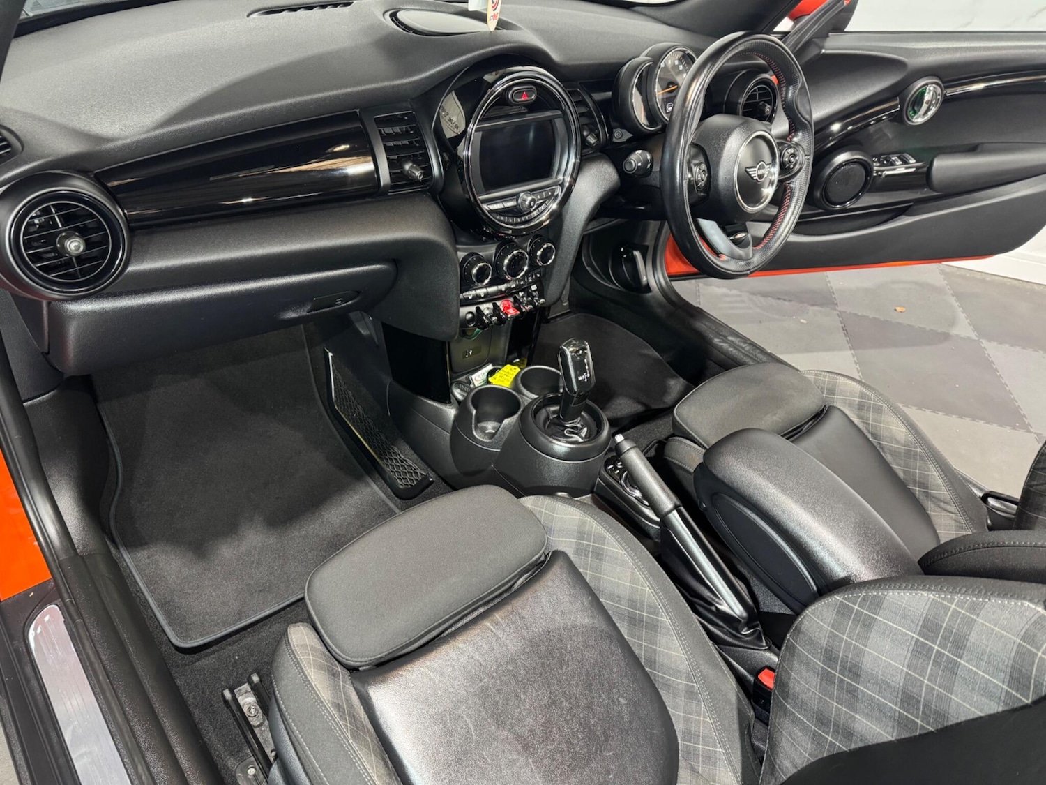 Used MINI Convertible 2018 for sale - 76832337: Photo 20