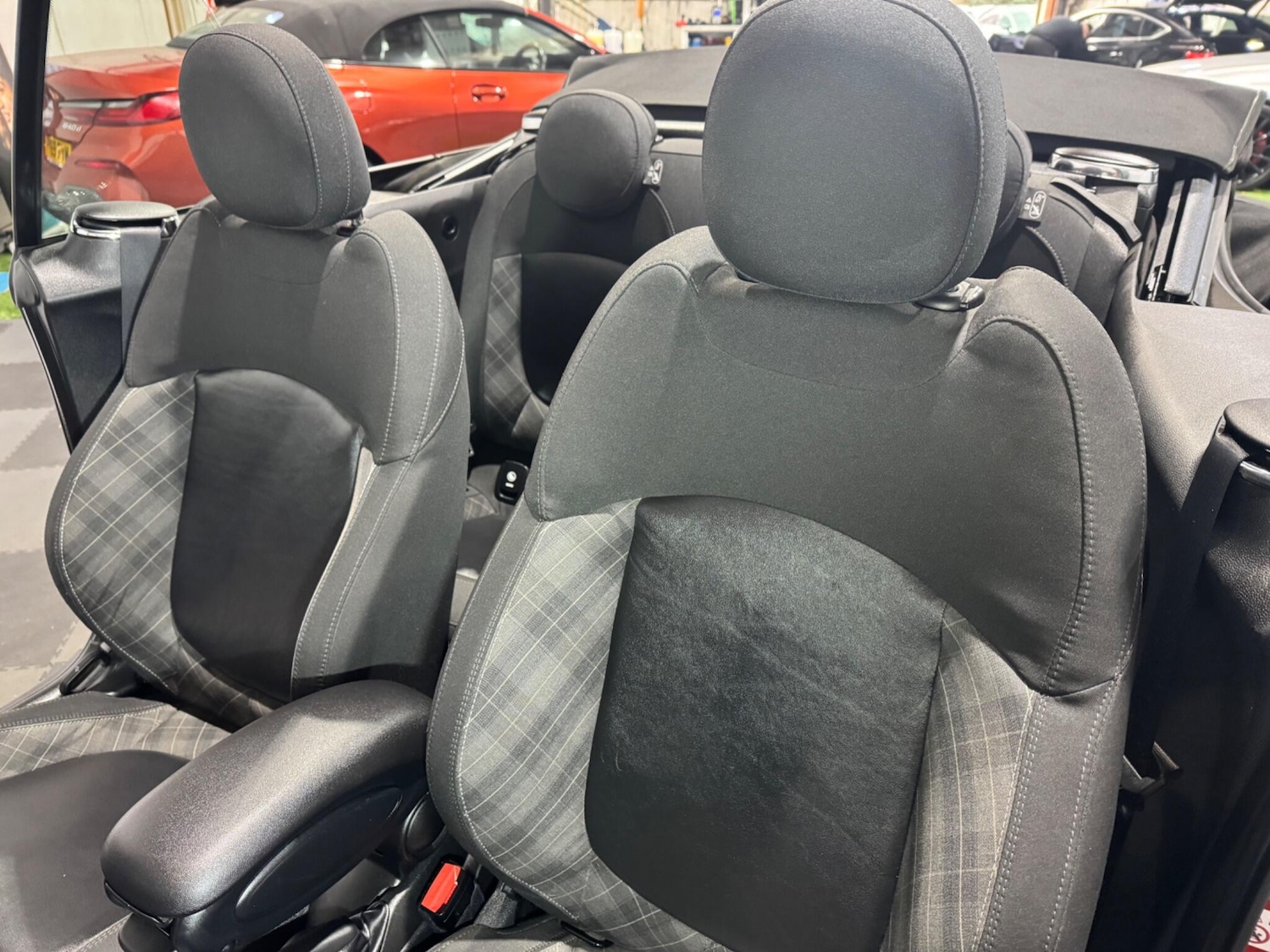 Used MINI Convertible 2018 for sale - 76832337: Photo 21