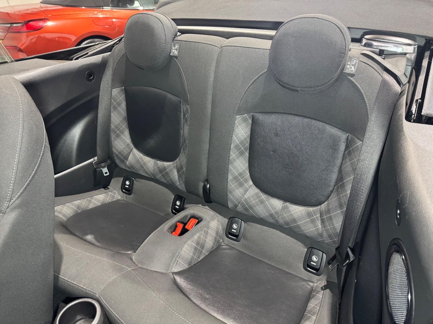 Used MINI Convertible 2018 for sale - 76832337: Photo 22