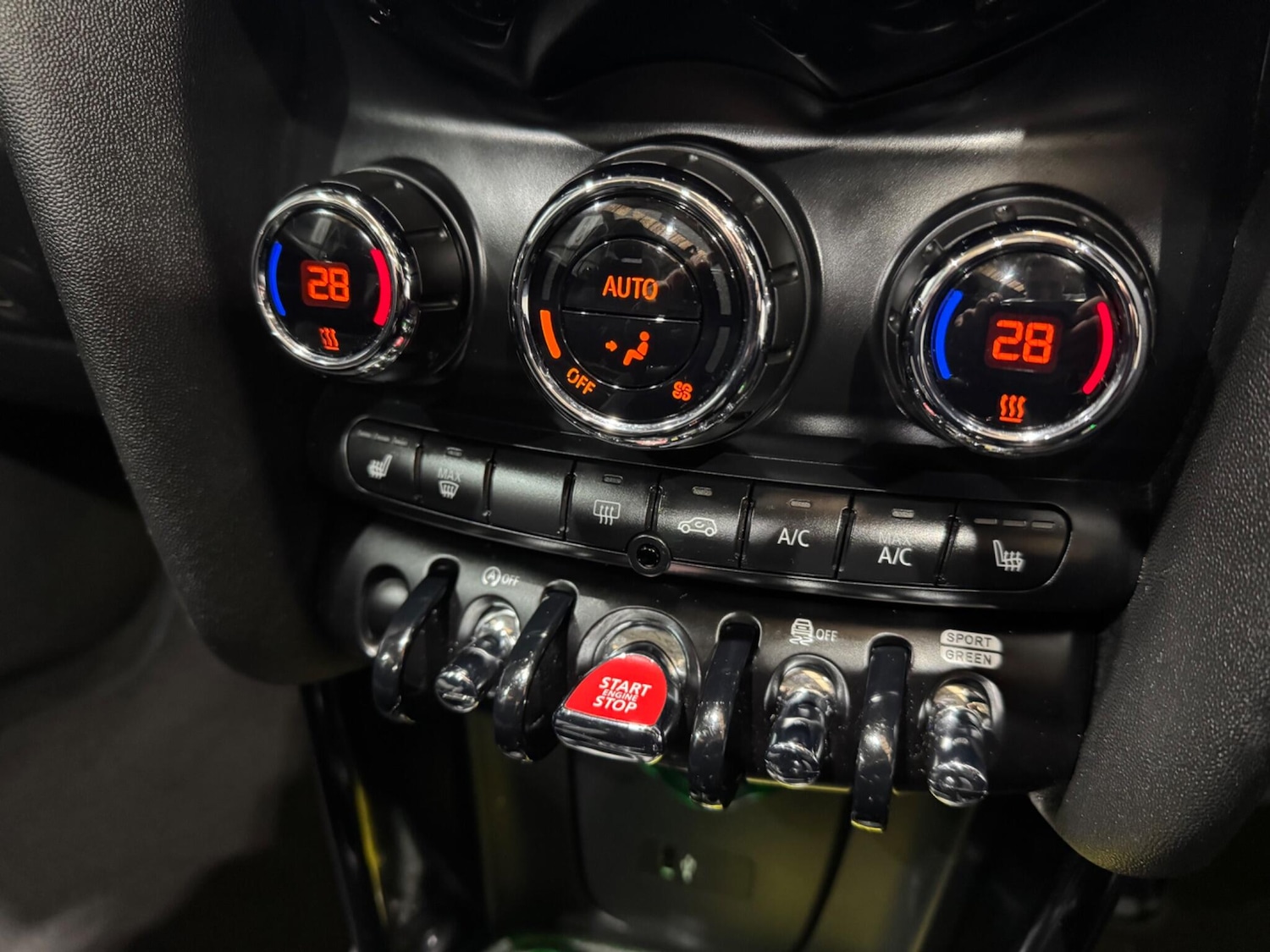 Used MINI Convertible 2018 for sale - 76832337: Photo 24