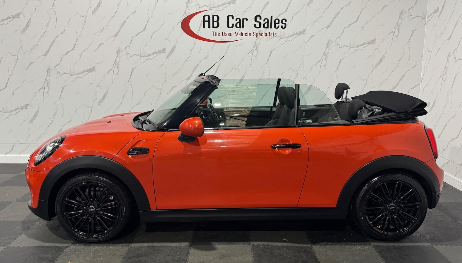 Used MINI Convertible 2018 for sale - 76832337: Photo 6