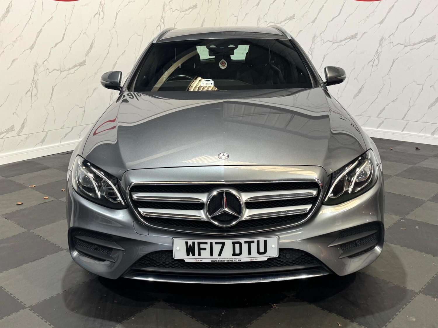 Used Mercedes-Benz E Class 2017 for sale - 76715343: Photo 3