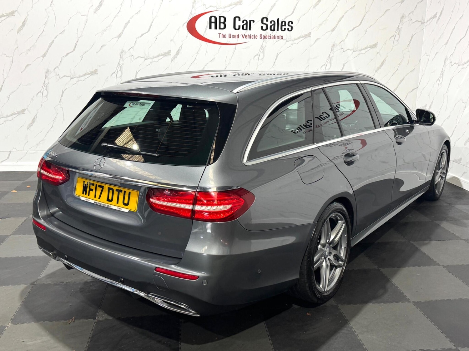 Used Mercedes-Benz E Class 2017 for sale - 76715343: Photo 9