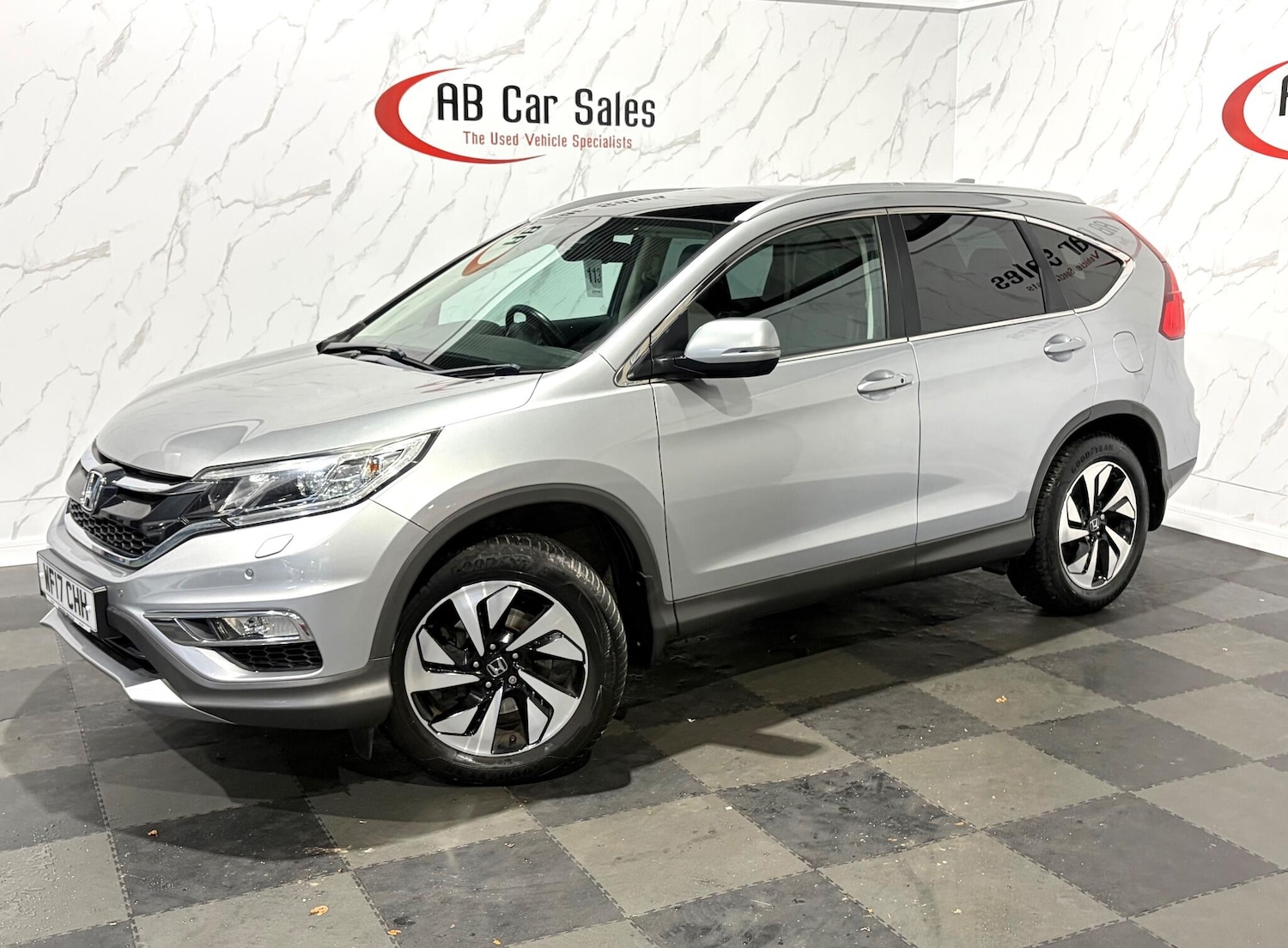 Used Honda CR-V 2017 for sale - 76349079: Photo 1