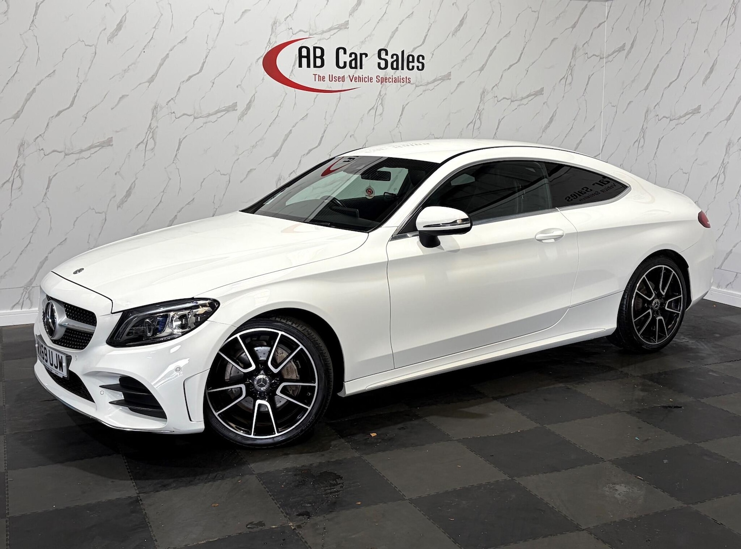 Used Mercedes-Benz C Class 2019 for sale - 76247556: Photo 1