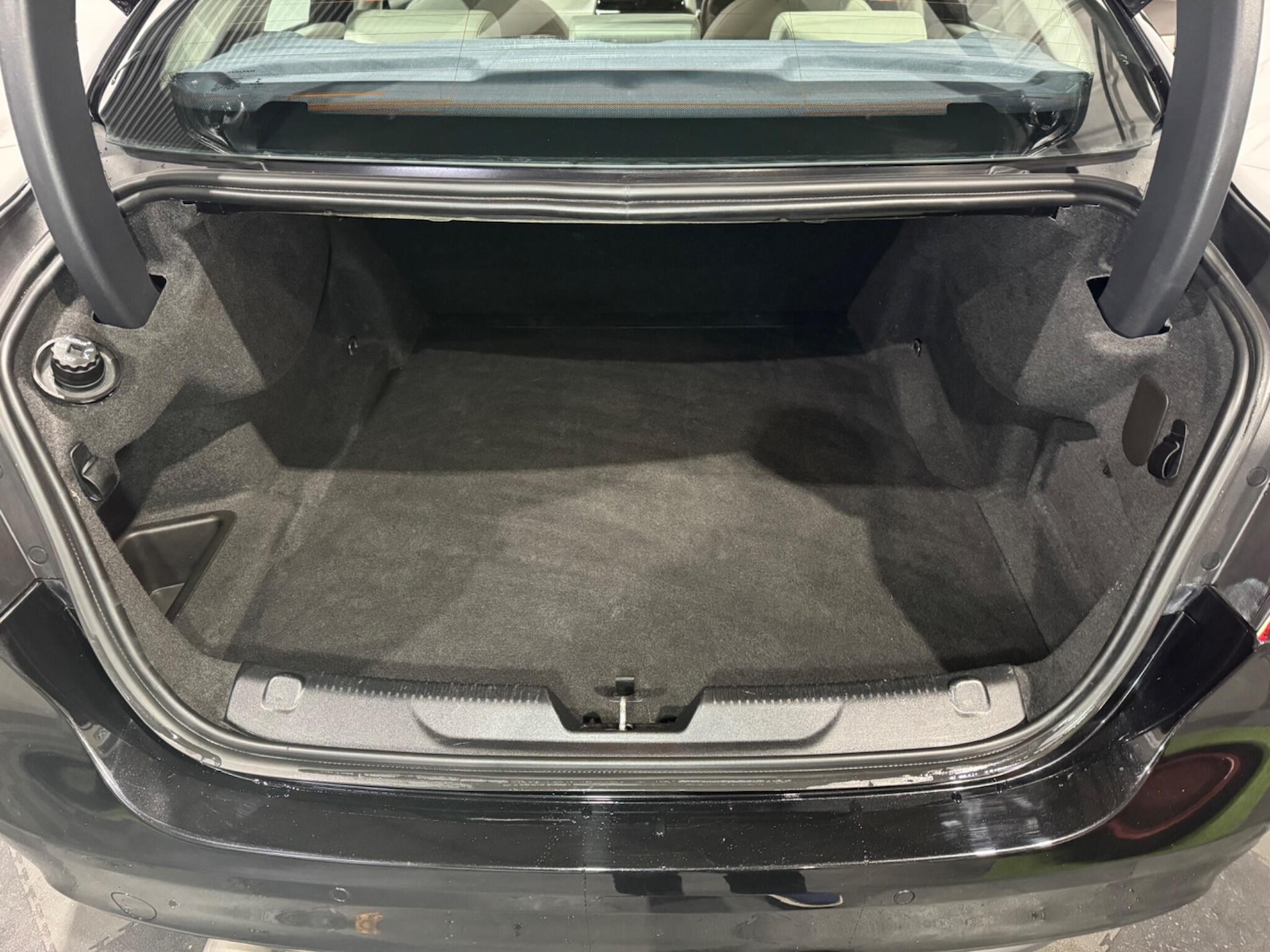 Used Jaguar XE 2016 for sale - 76714326: Photo 18