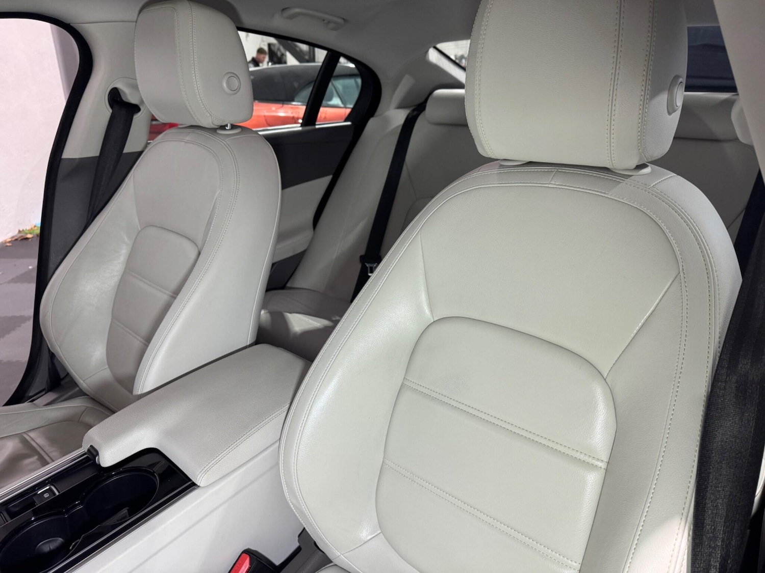 Used Jaguar XE 2016 for sale - 76714326: Photo 22