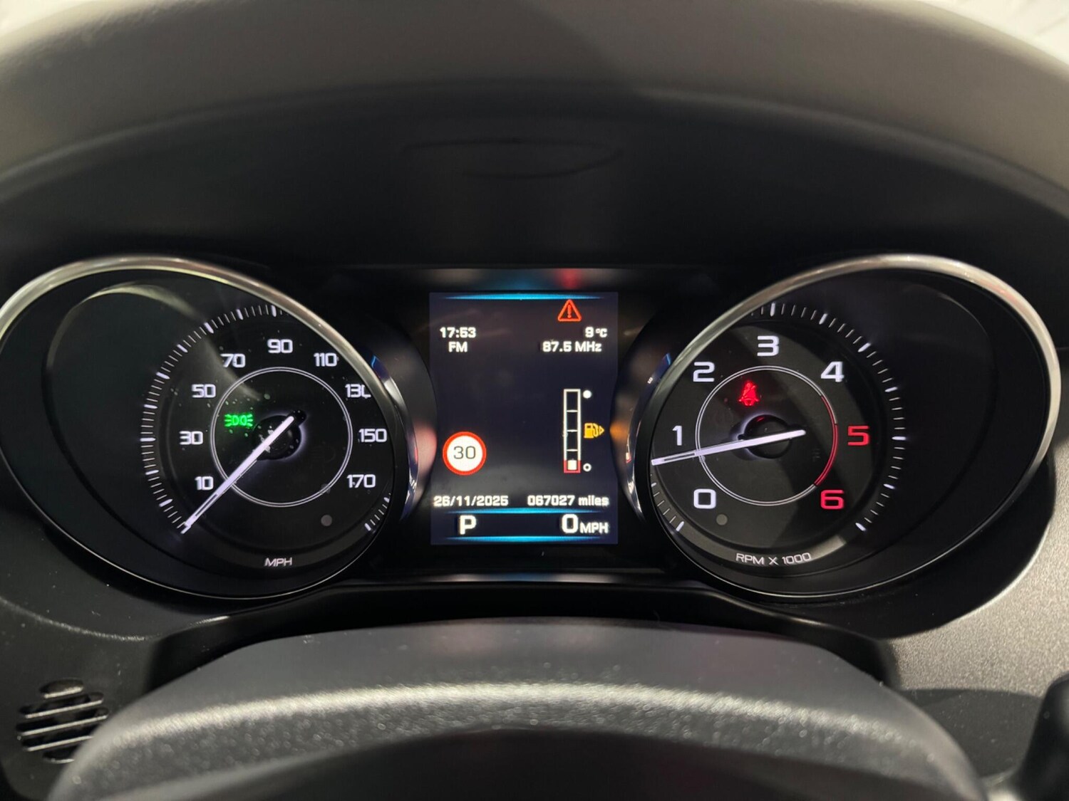 Used Jaguar XE 2016 for sale - 76714326: Photo 31