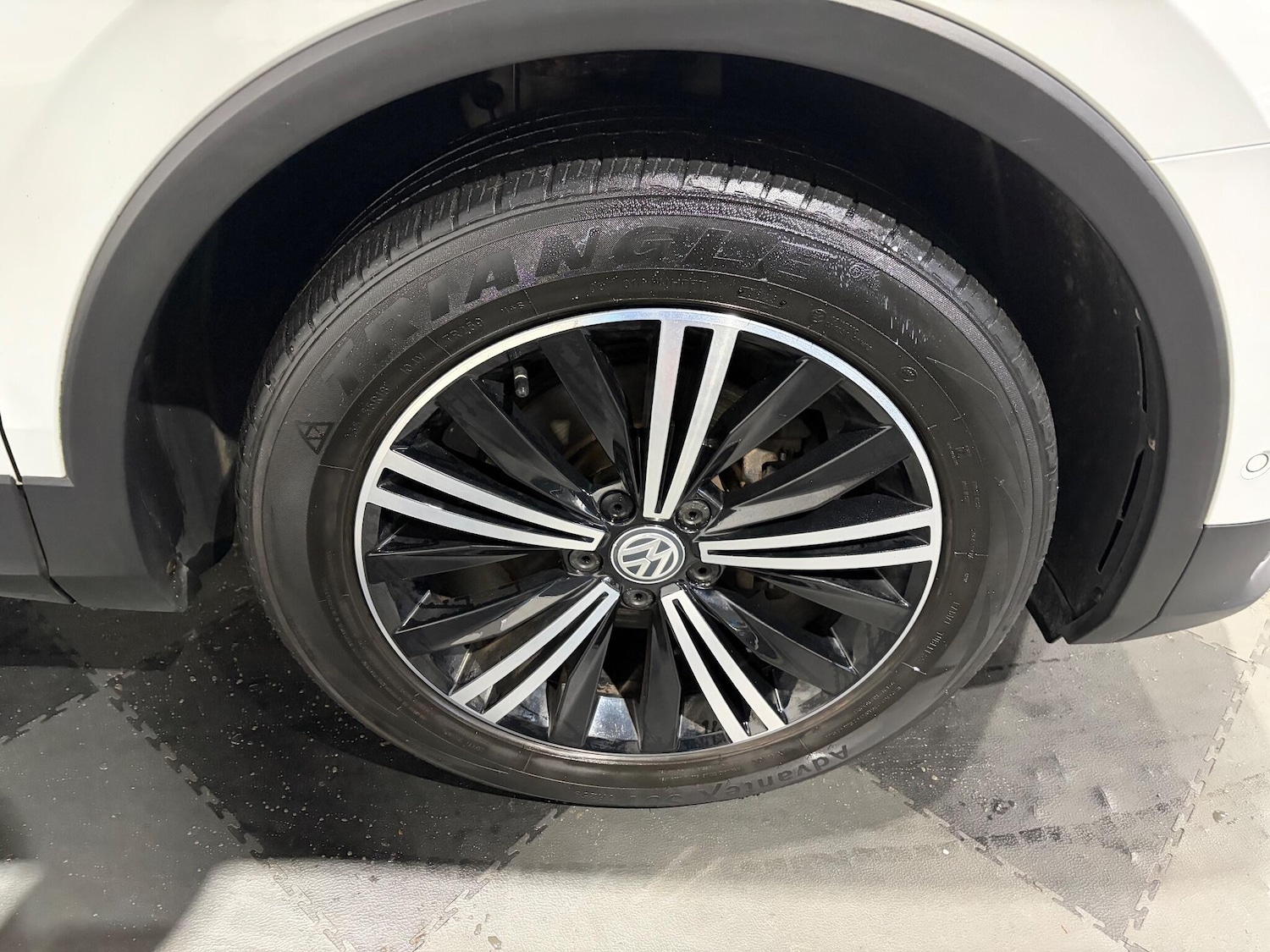 Used Volkswagen Tiguan for sale - 77216301: Photo 10