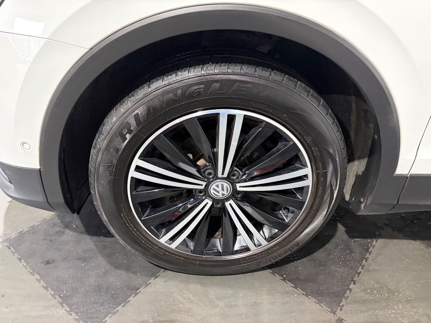 Used Volkswagen Tiguan for sale - 77216301: Photo 11