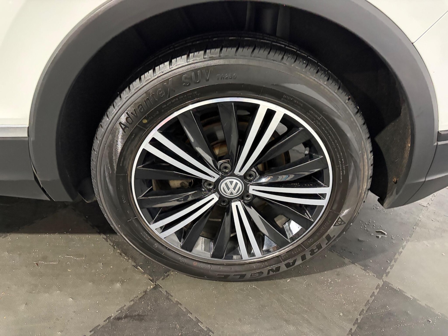 Used Volkswagen Tiguan for sale - 77216301: Photo 12