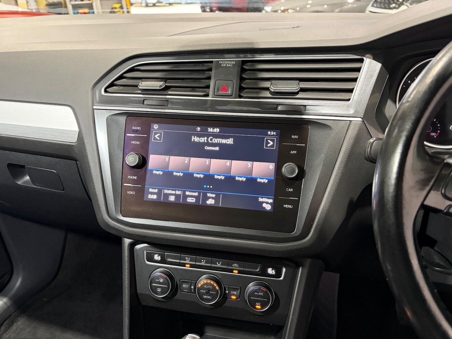 Used Volkswagen Tiguan for sale - 77216301: Photo 23