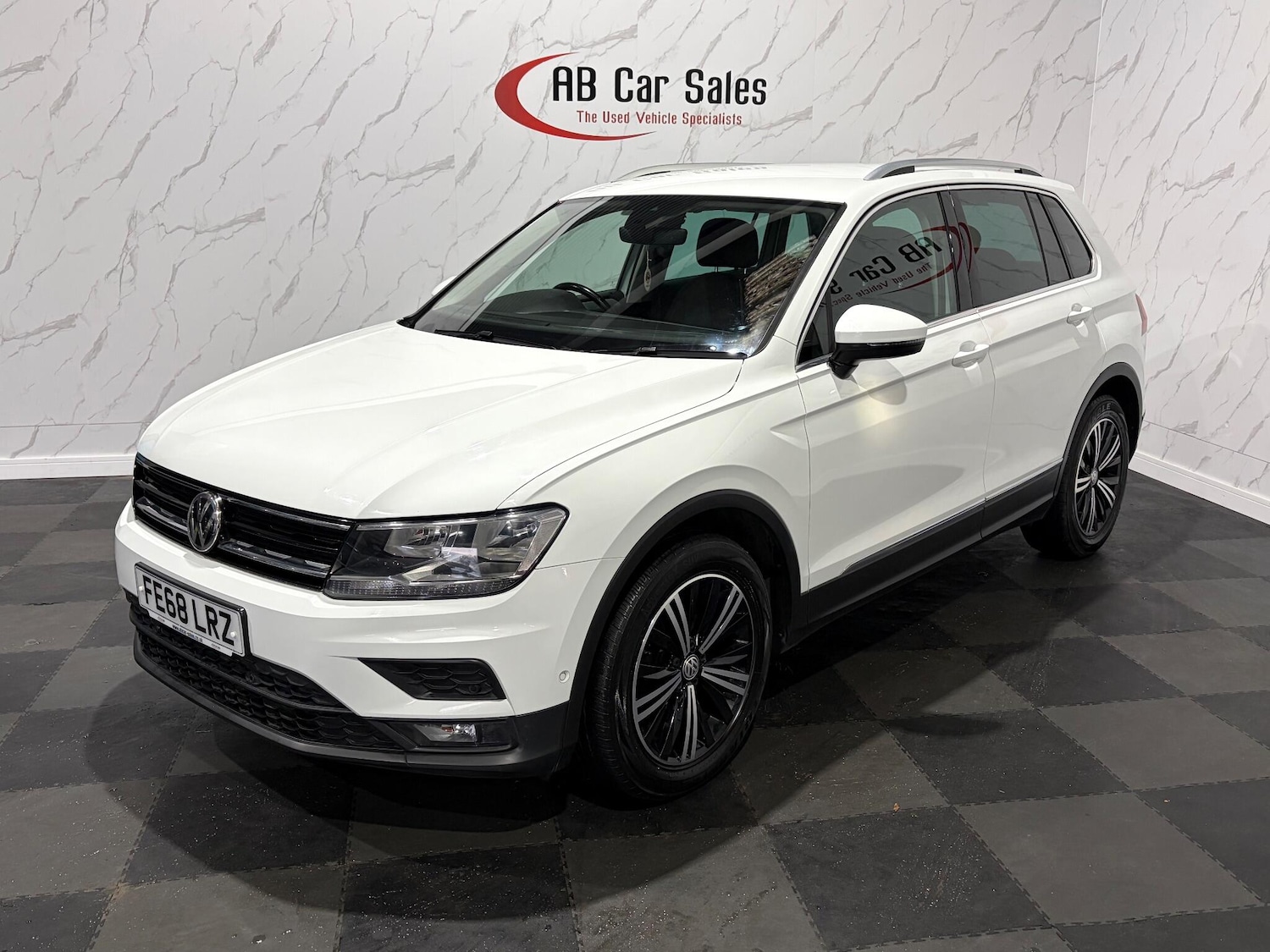 Used Volkswagen Tiguan for sale - 77216301: Photo 5