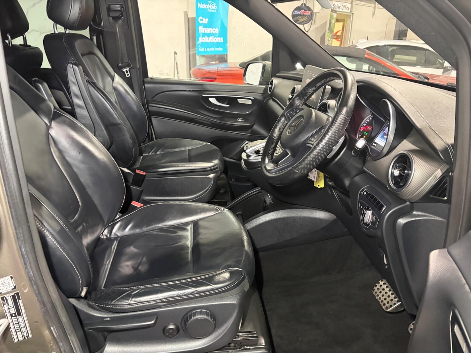 Used Mercedes-Benz V-Class 2017 for sale - 77376792: Photo 15