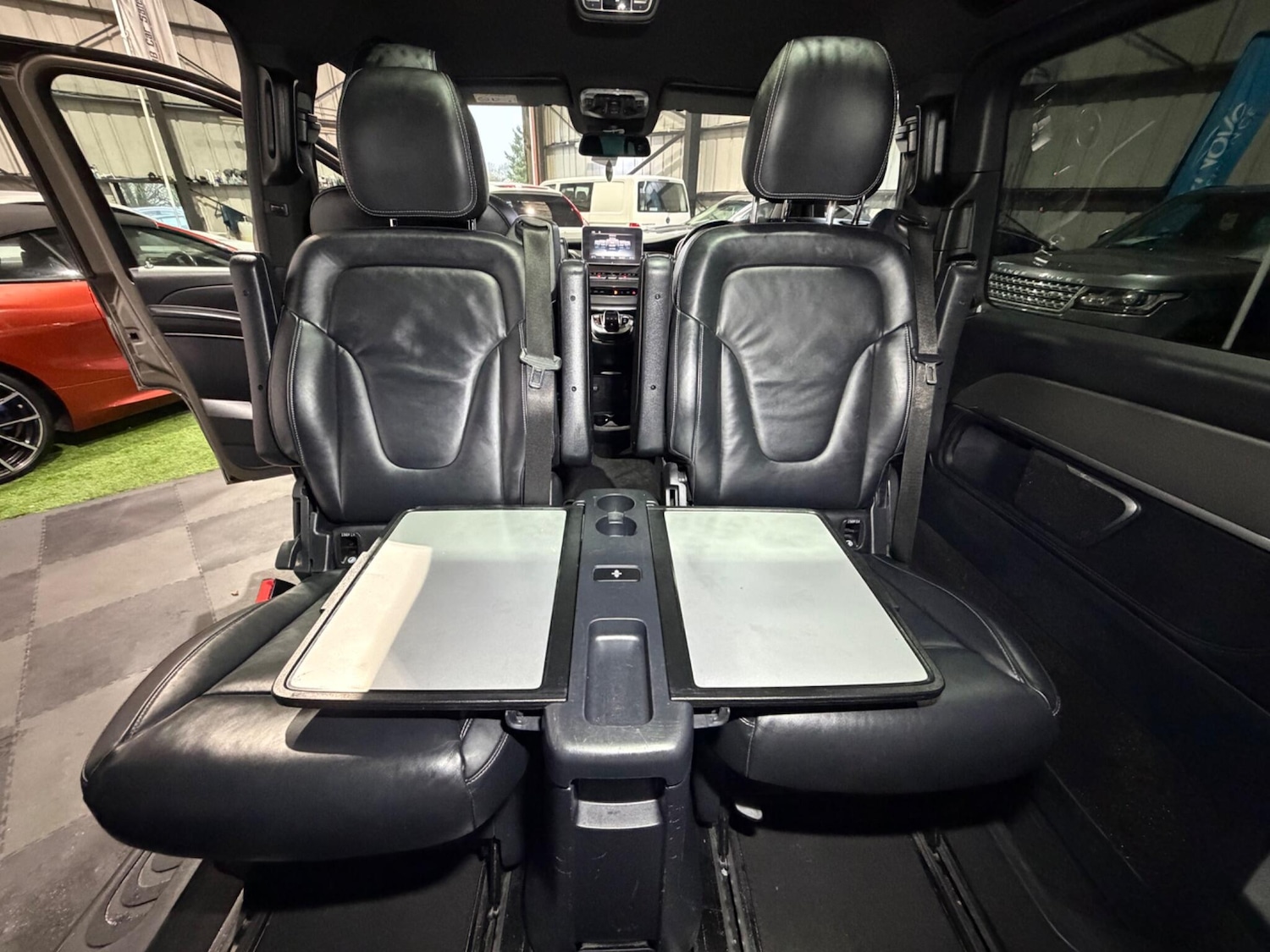 Used Mercedes-Benz V-Class 2017 for sale - 77376792: Photo 18