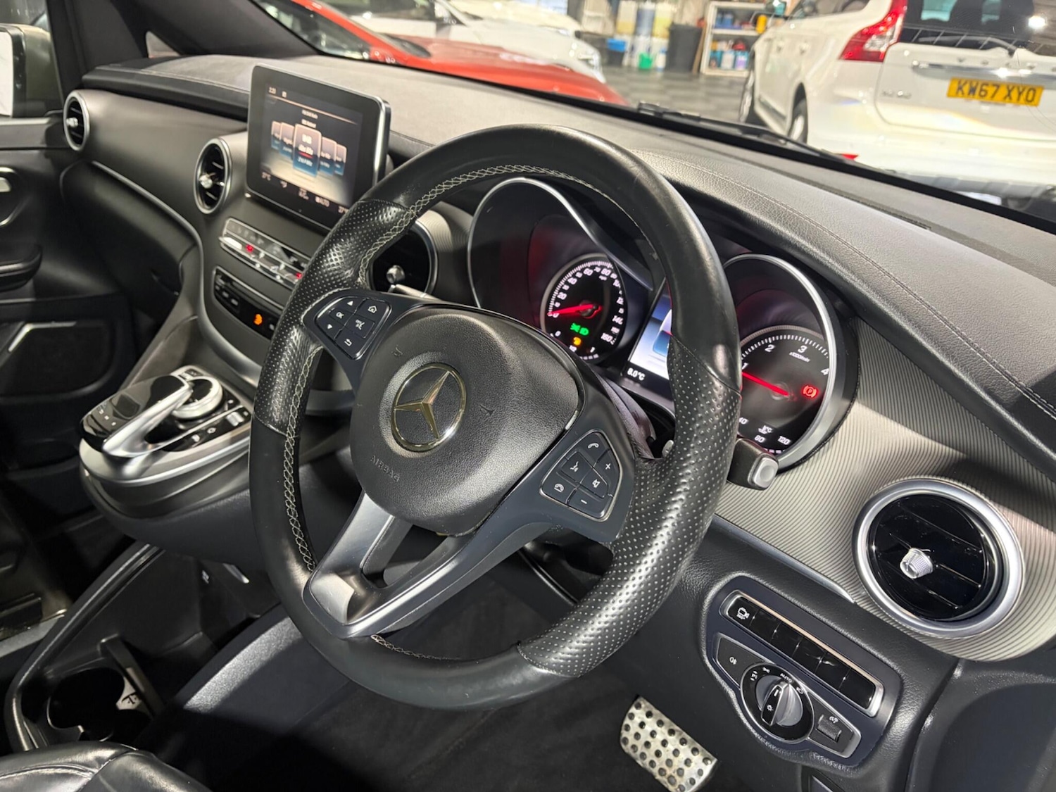 Used Mercedes-Benz V-Class 2017 for sale - 77376792: Photo 23