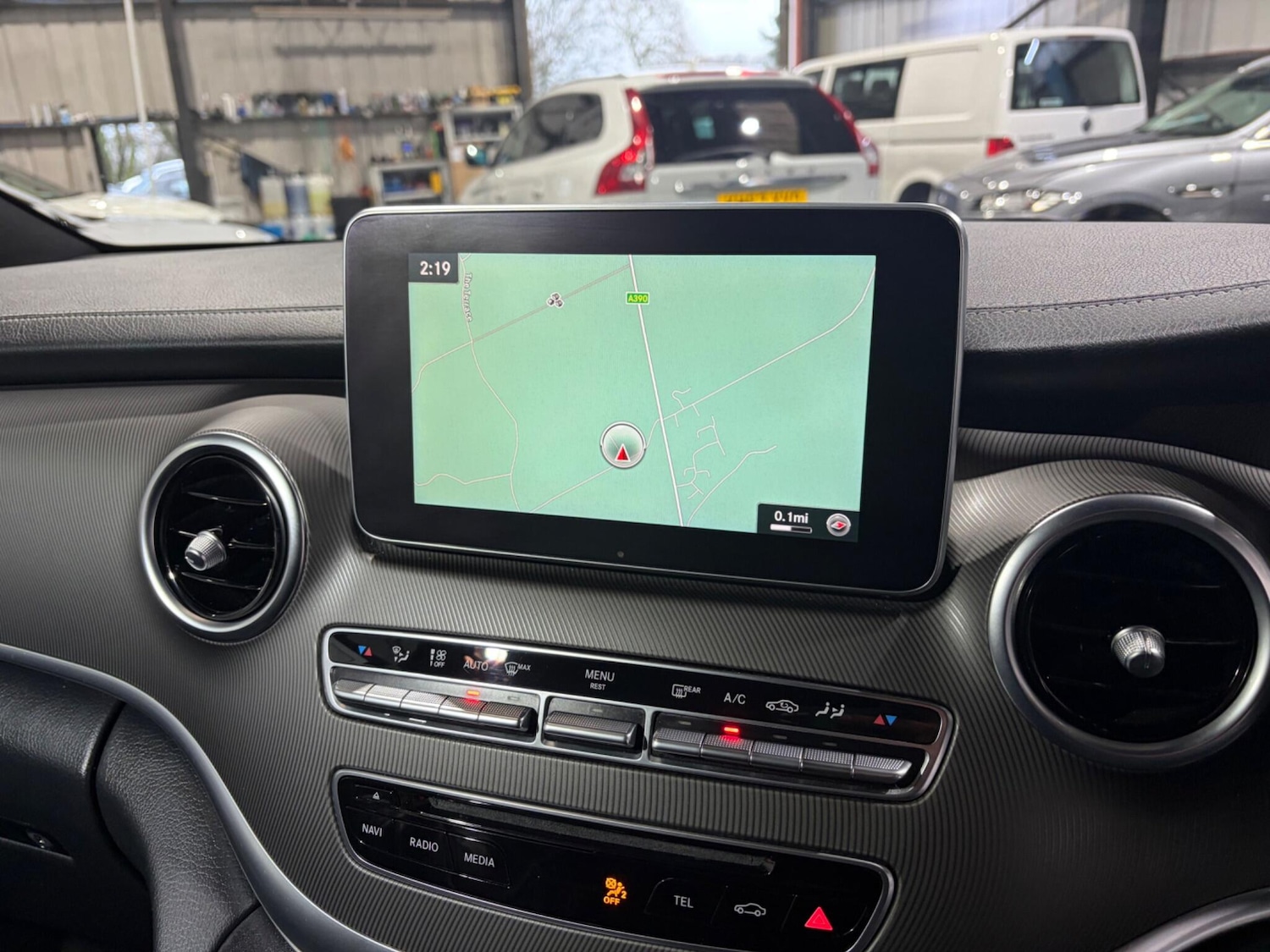 Used Mercedes-Benz V-Class 2017 for sale - 77376792: Photo 27