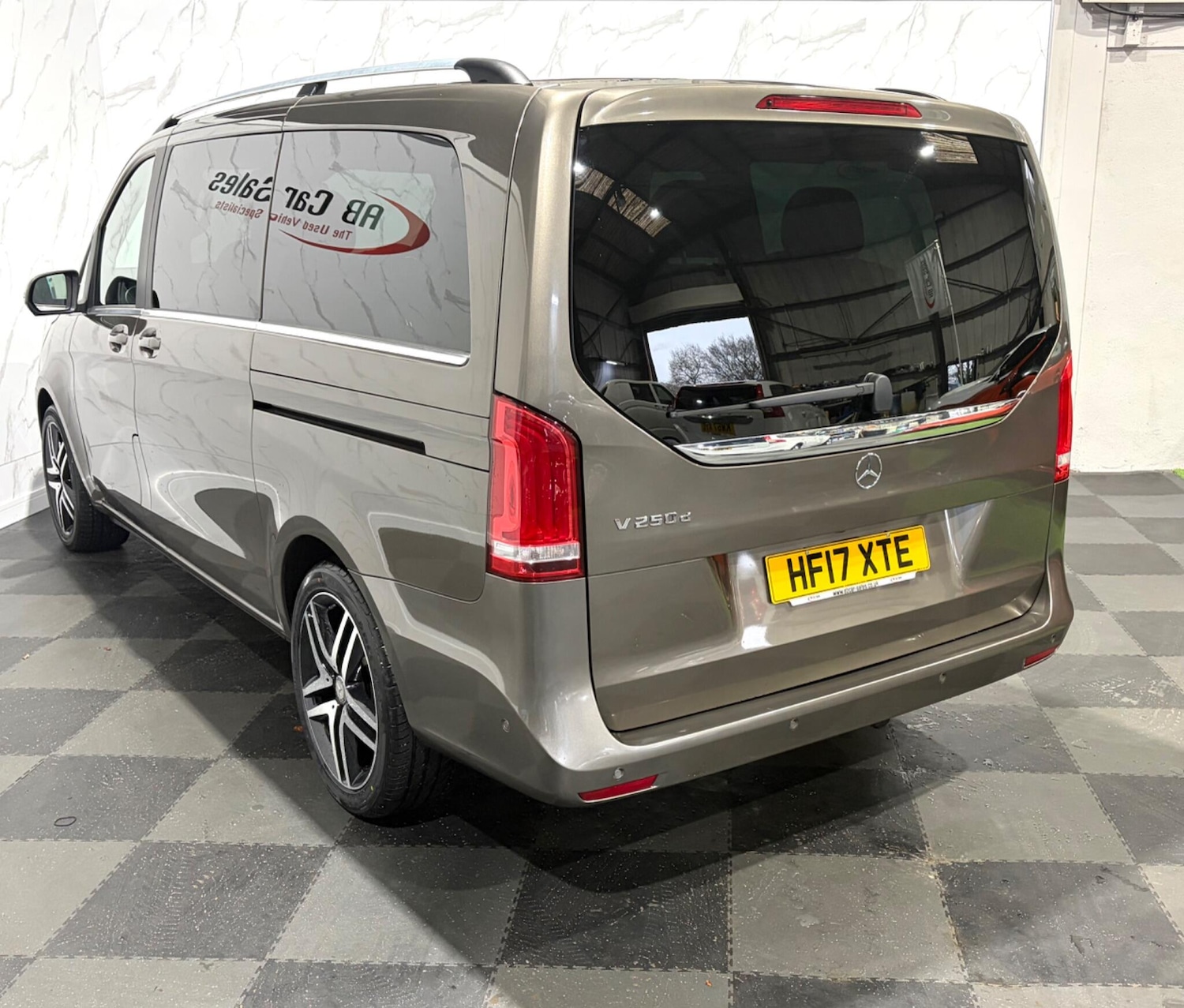 Used Mercedes-Benz V-Class 2017 for sale - 77376792: Photo 7