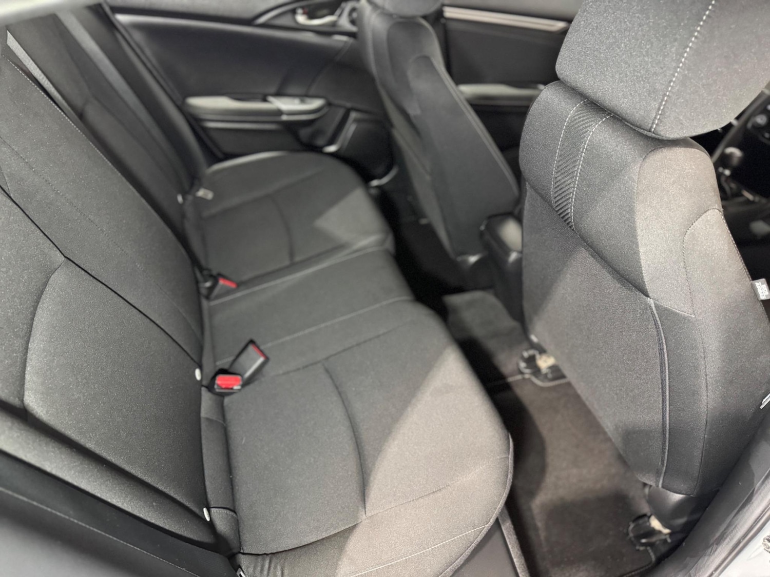 Used Honda Civic 2017 for sale - 76987996: Photo 13