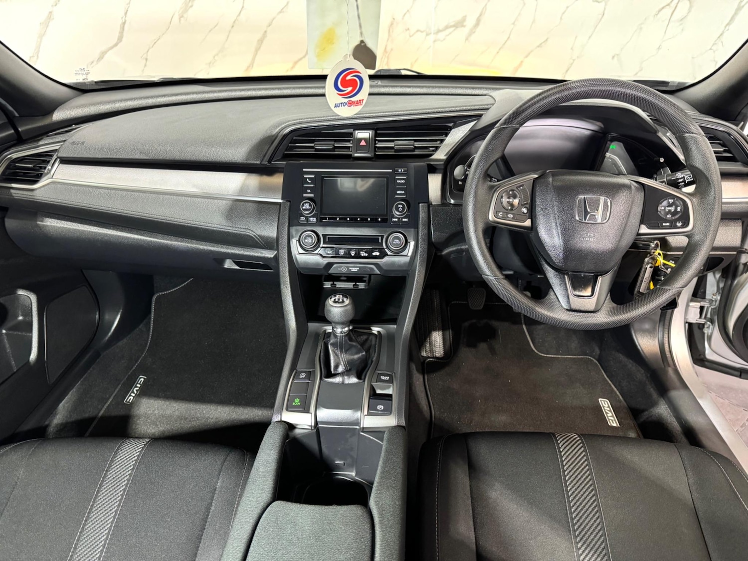 Used Honda Civic 2017 for sale - 76987996: Photo 15