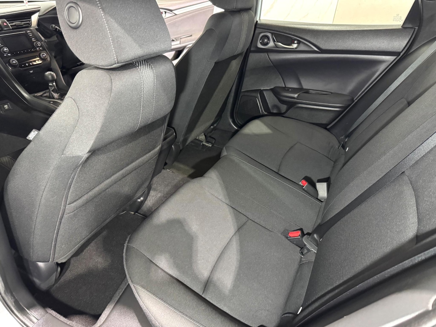 Used Honda Civic 2017 for sale - 76987996: Photo 18