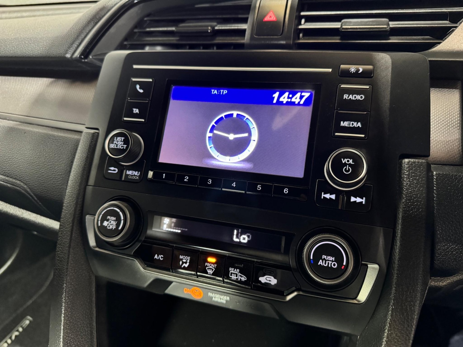 Used Honda Civic 2017 for sale - 76987996: Photo 23