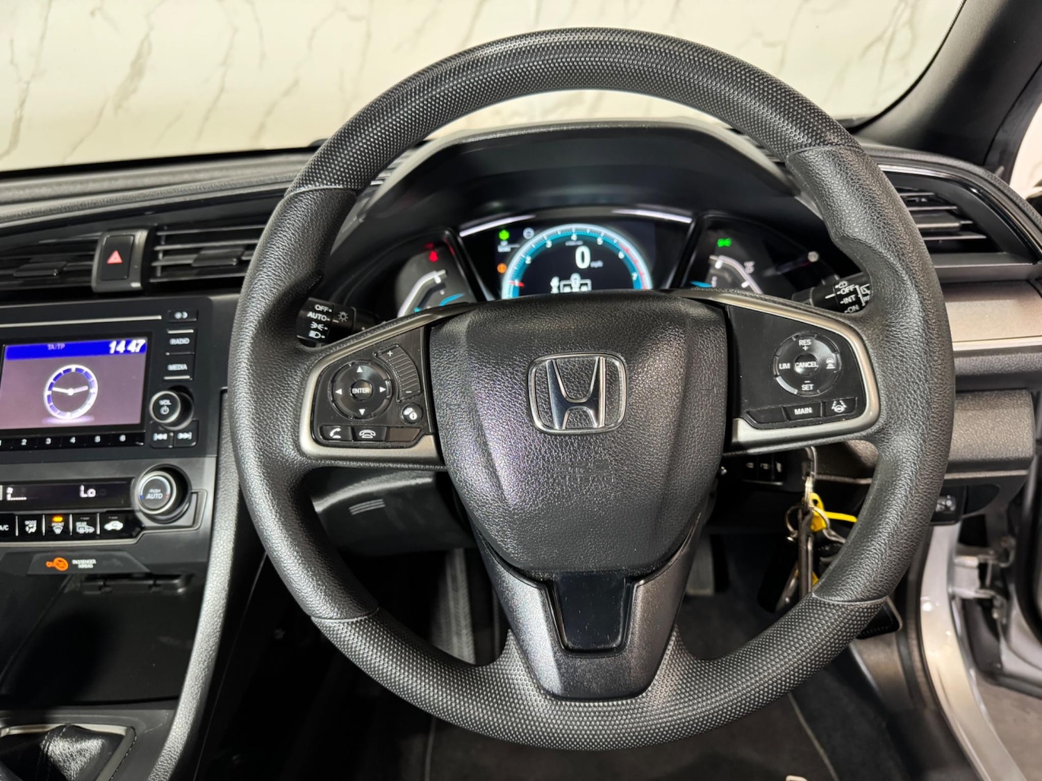 Used Honda Civic 2017 for sale - 76987996: Photo 28