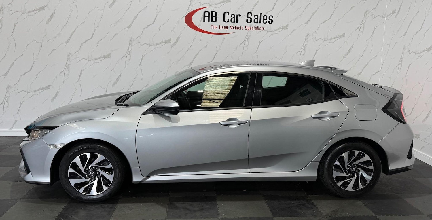 Used Honda Civic 2017 for sale - 76987996: Photo 7