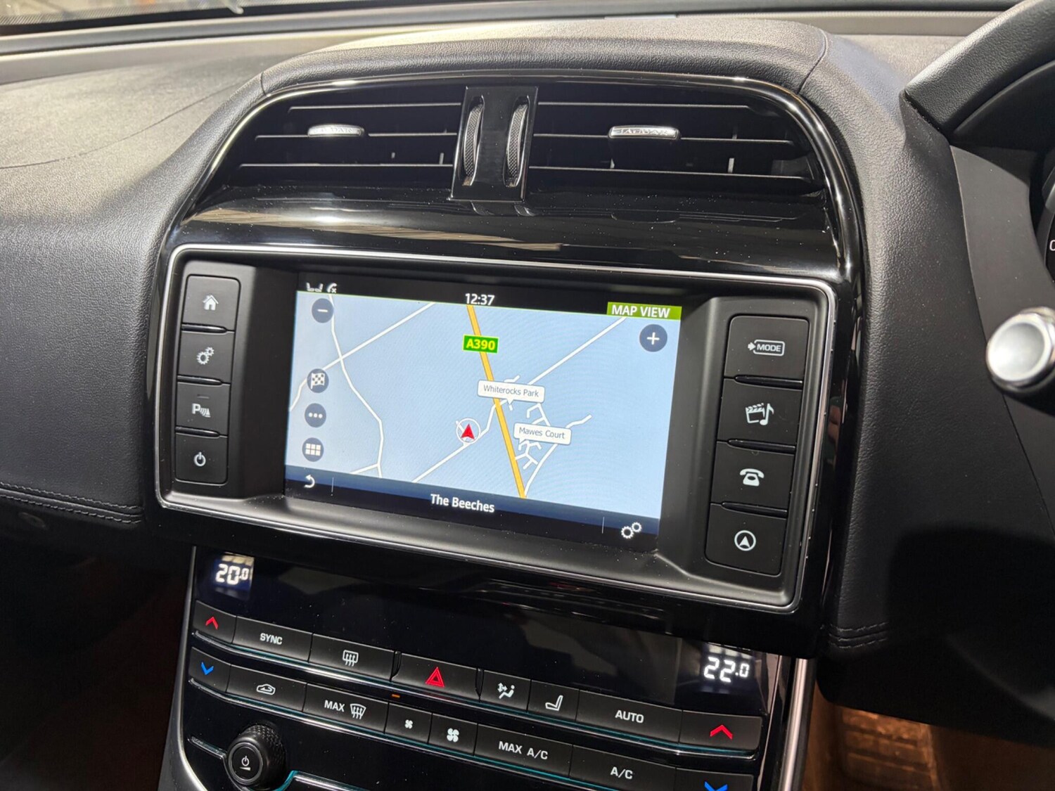 Used Jaguar XE 2018 for sale - 77839629: Photo 21