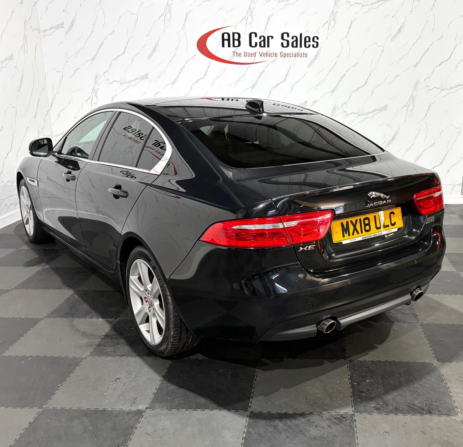 Used Jaguar XE 2018 for sale - 77839629: Photo 6