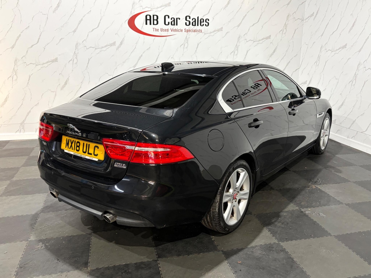 Used Jaguar XE 2018 for sale - 77839629: Photo 8