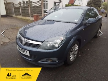 Used Vauxhall Astra 2011 for sale - 76224149: Photo 2