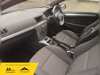 Used Vauxhall Astra 2011 for sale - 76224149: Photo 3