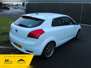 Used Kia Ceed 2010 for sale - 77288732: Photo