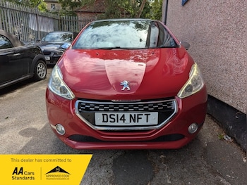 Used Peugeot 208 2014 for sale - 75321738: Photo