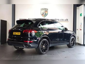 Used Porsche Cayenne 2017 for sale - 75739518: Photo