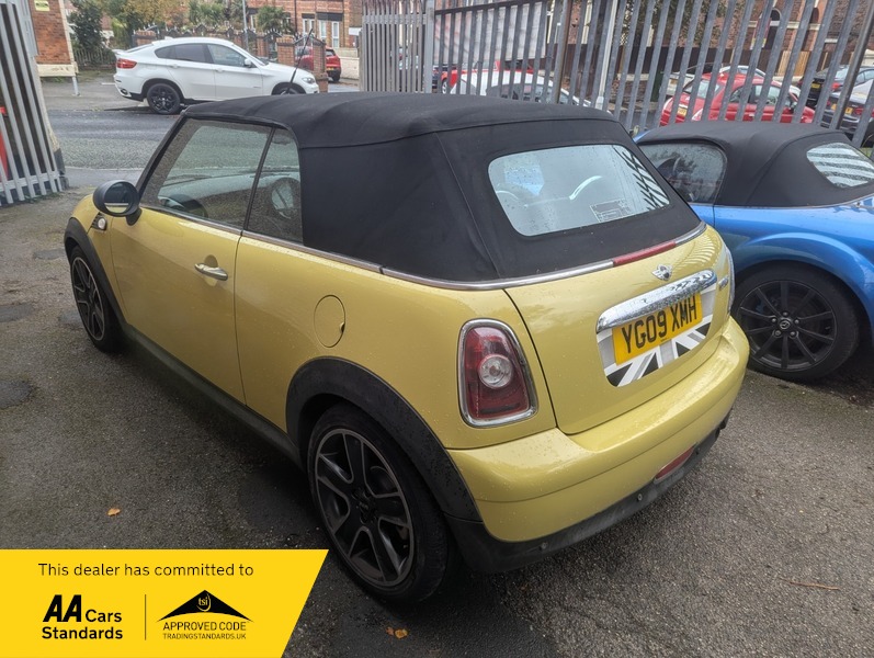 Used MINI Convertible 2009 for sale - 76236379: Photo 4